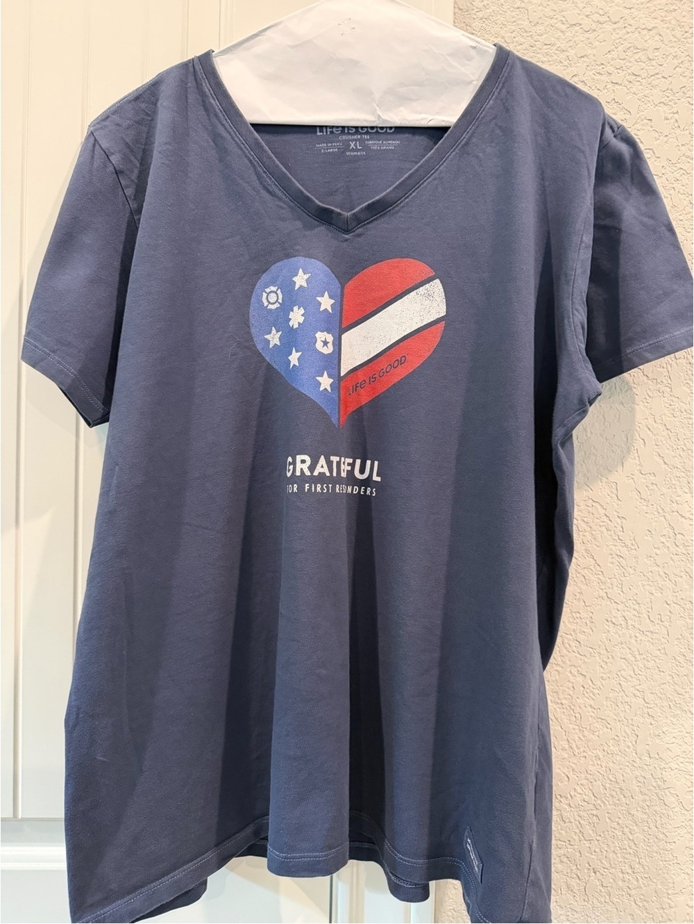 Life is Good Women's Crusher Tee Grateful for First Responders XL